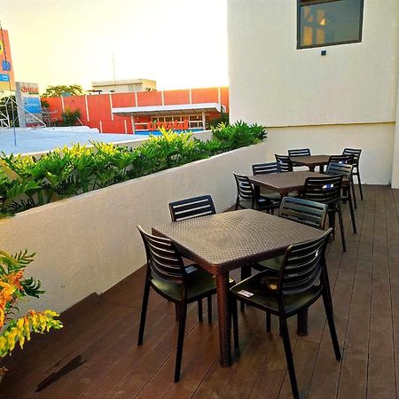 Rudolfo Suites Roxas Exterior foto
