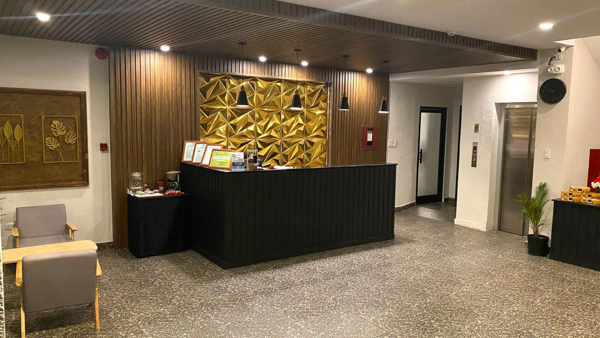 Rudolfo Suites Roxas Exterior foto