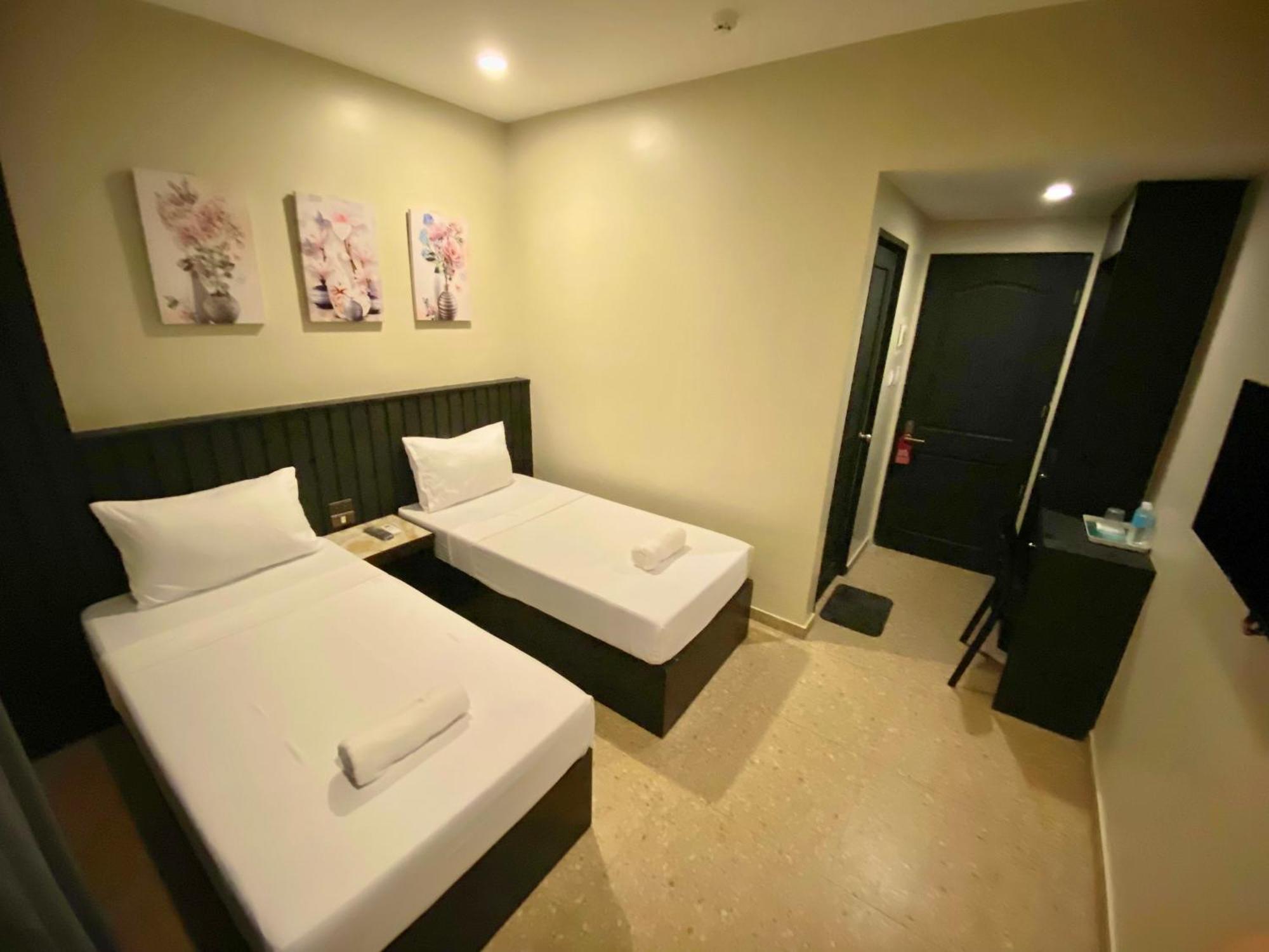 Rudolfo Suites Roxas Exterior foto